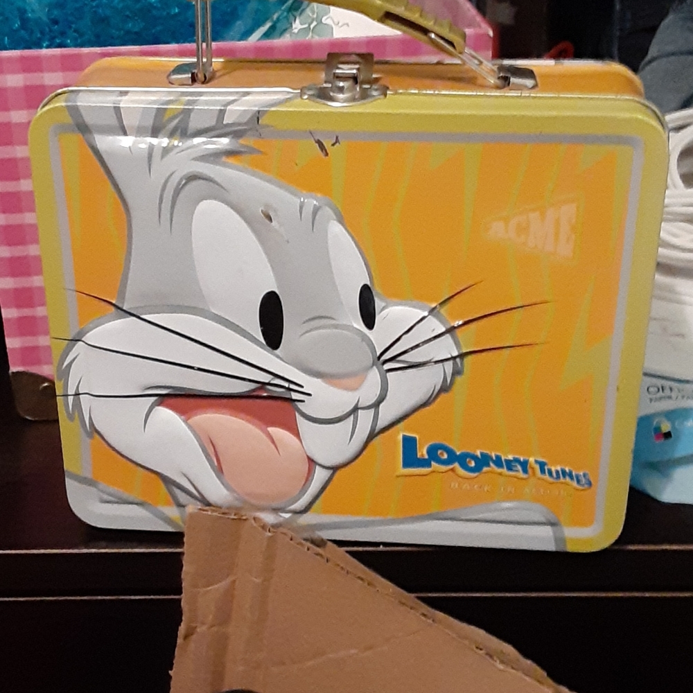 Roger the Rabbit Tin